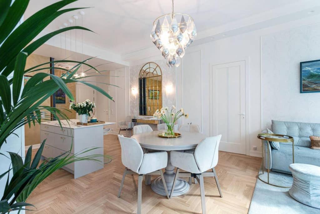 Jogailos Residence Peaceful Old Town Luxury 3 Bdr, 2 Bthr, Free Garage, Top-Speed Wifi VNO Esterno foto