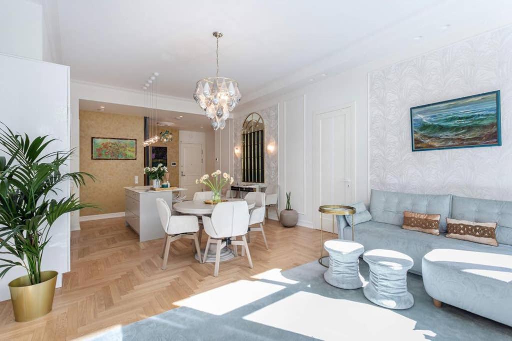 Jogailos Residence Peaceful Old Town Luxury 3 Bdr, 2 Bthr, Free Garage, Top-Speed Wifi VNO Esterno foto