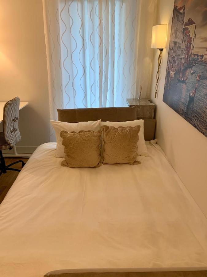 Jogailos Residence Peaceful Old Town Luxury 3 Bdr, 2 Bthr, Free Garage, Top-Speed Wifi VNO Esterno foto